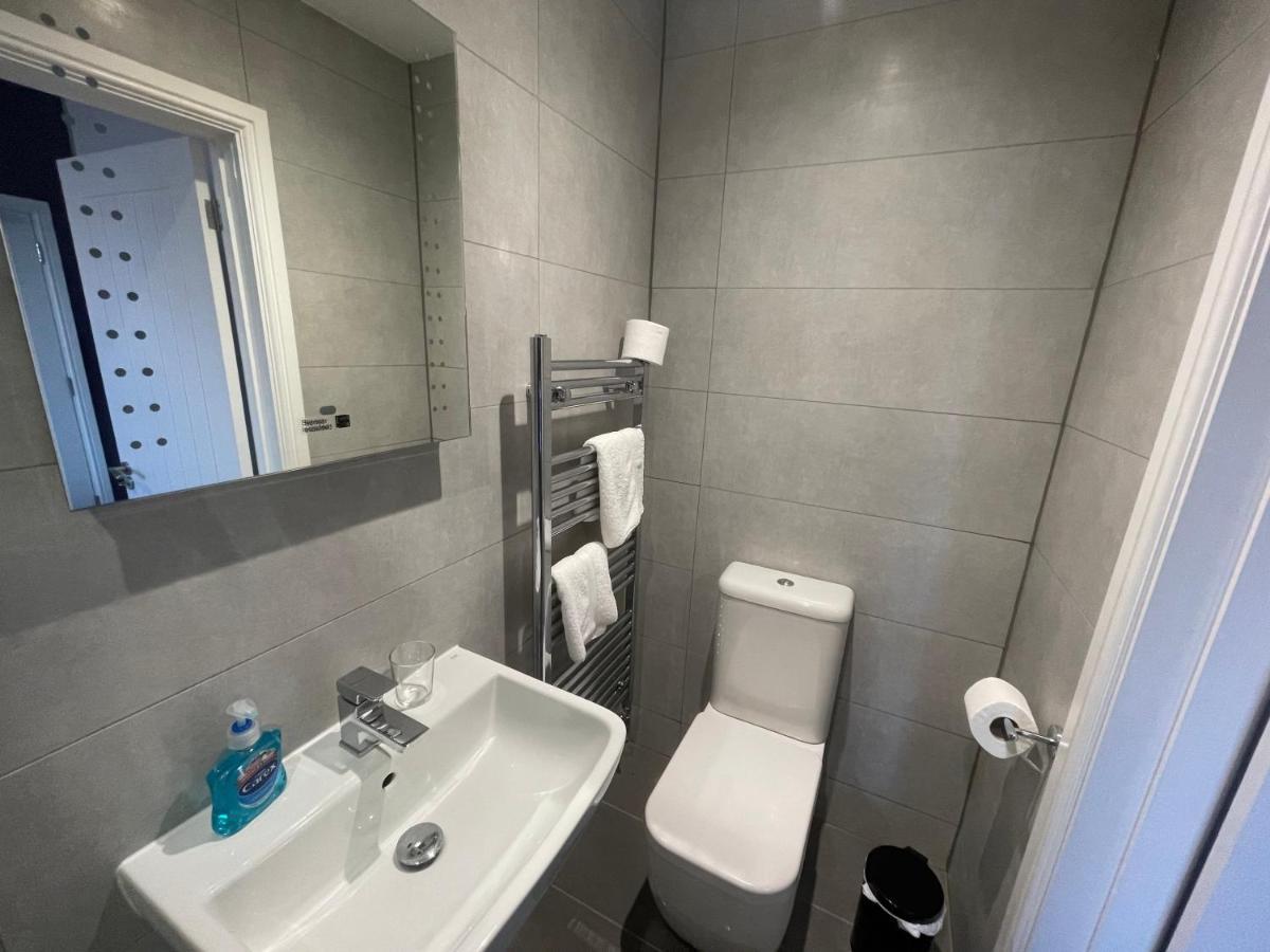 Arlan House, Central Basingstoke Hotel Екстериор снимка