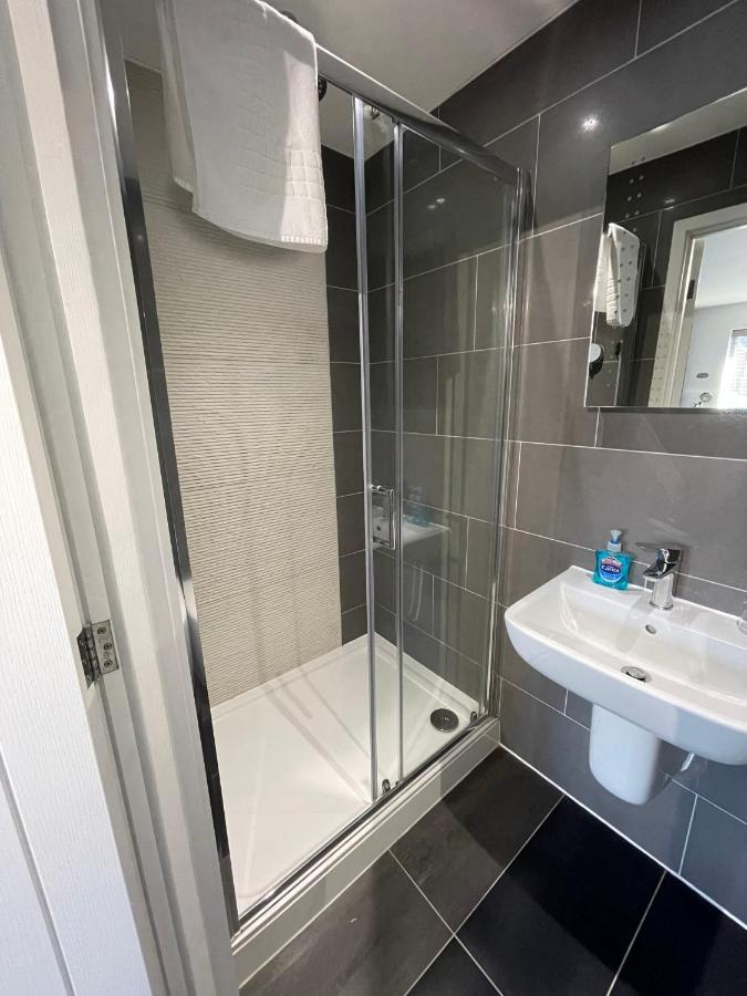 Arlan House, Central Basingstoke Hotel Екстериор снимка