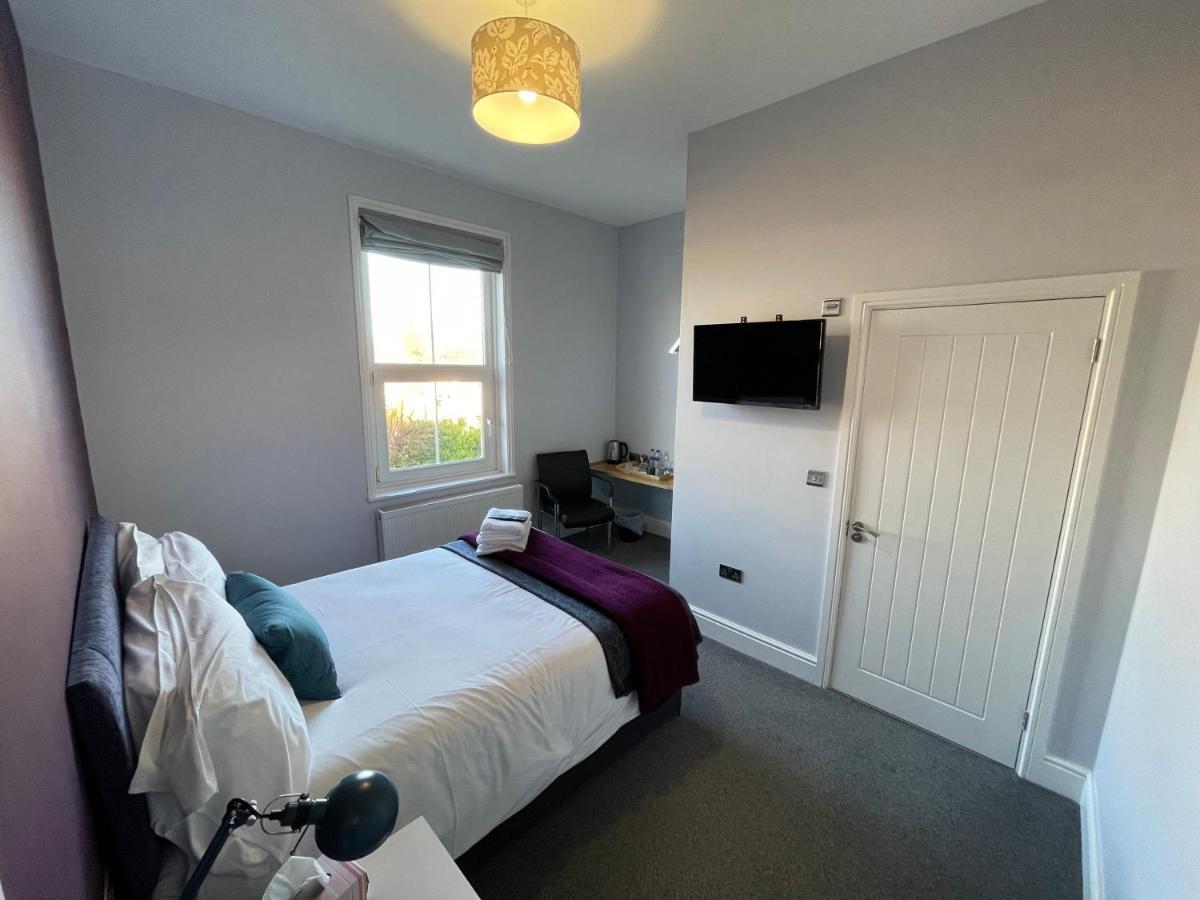 Arlan House, Central Basingstoke Hotel Екстериор снимка