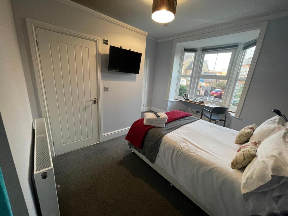Arlan House, Central Basingstoke Hotel Екстериор снимка