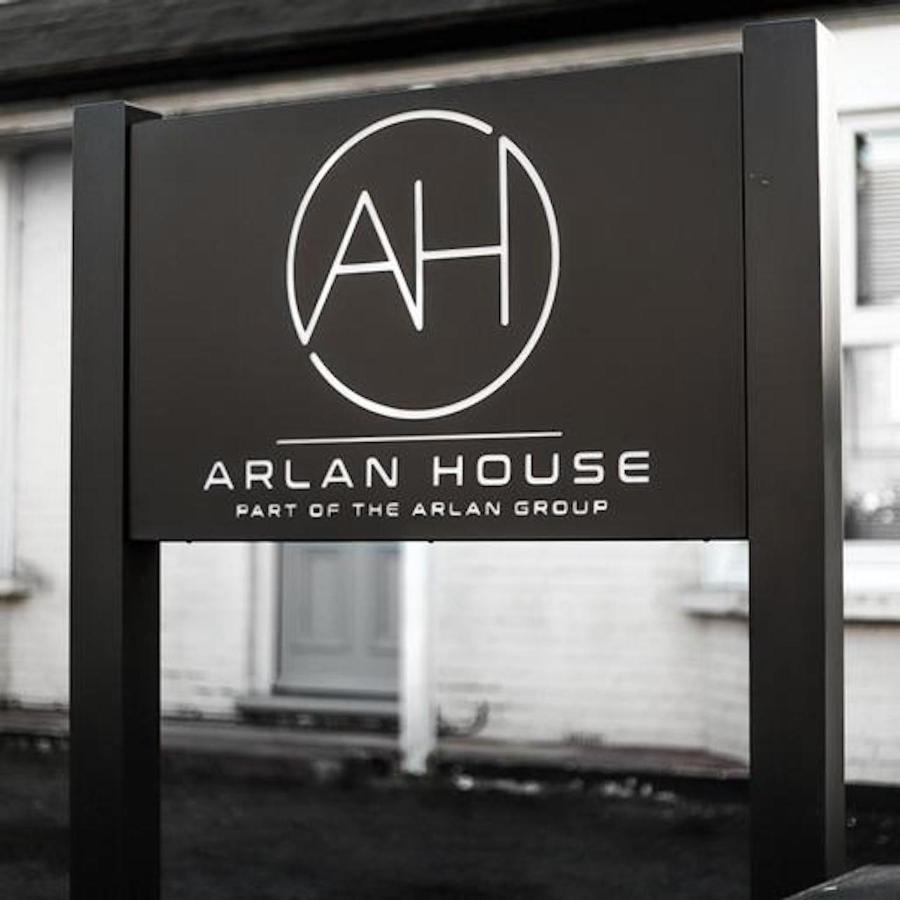 Arlan House, Central Basingstoke Hotel Екстериор снимка